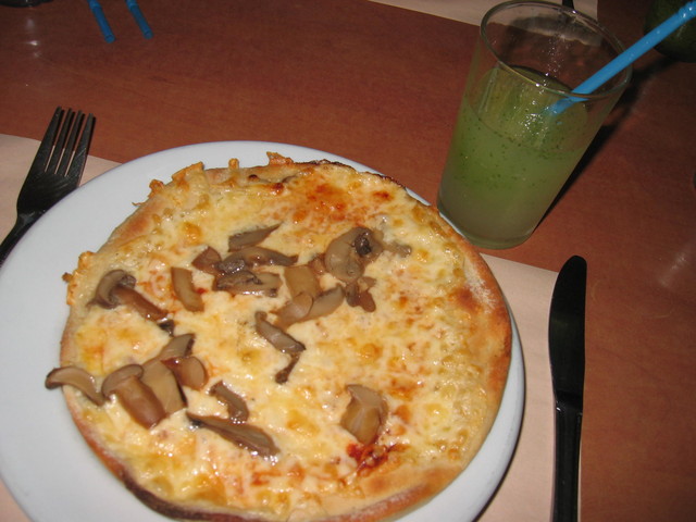 Lunch - Pizza & Minty Lemon Drink