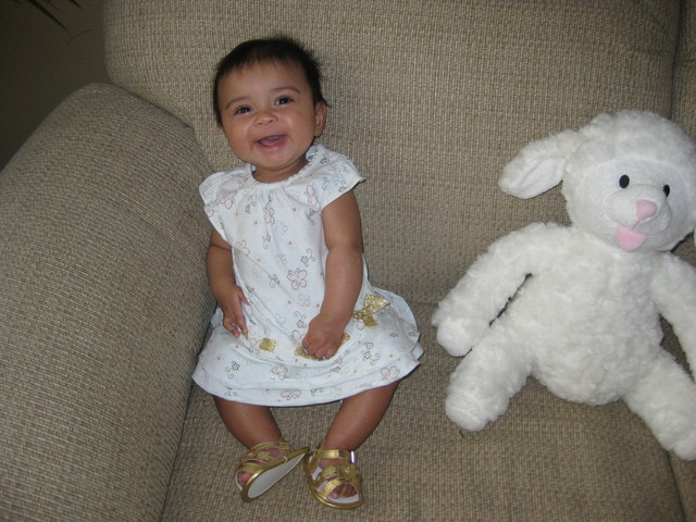 18 Weeks Old (Dec 2, '09) - Check out her size 0 sandals!