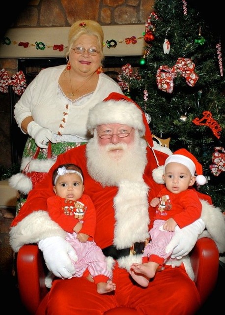 Meeting Santa for the first time! (Dec 14, '09)