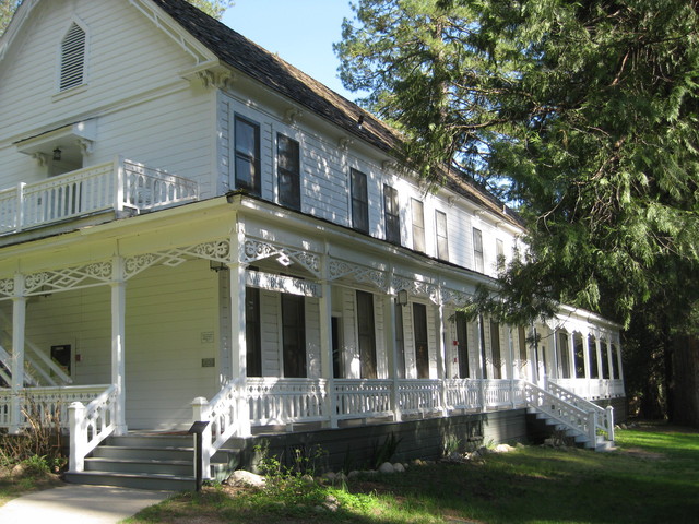 Wawona Hotel