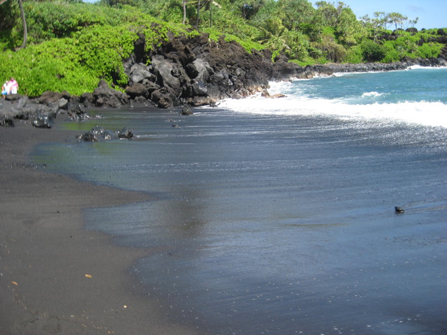 Road to Hana: Waianapanapa Black Sand Beach