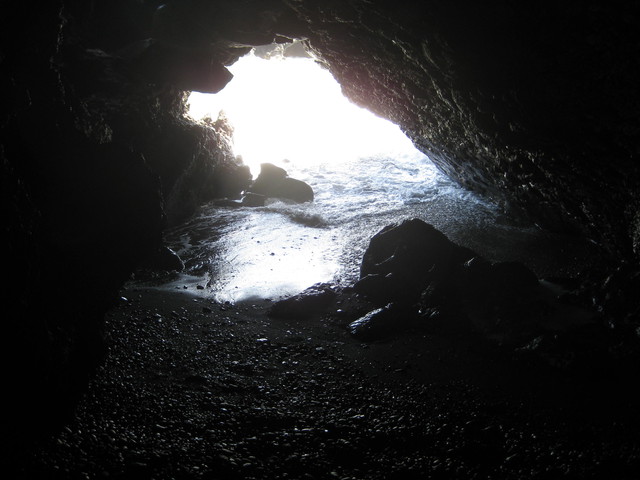 Road to Hana: Waianapanapa Lava Tube