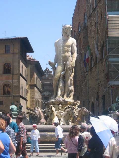 Fountain in Piazza della Signoria 2