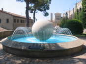 Fountain we sat by & ate gelatos